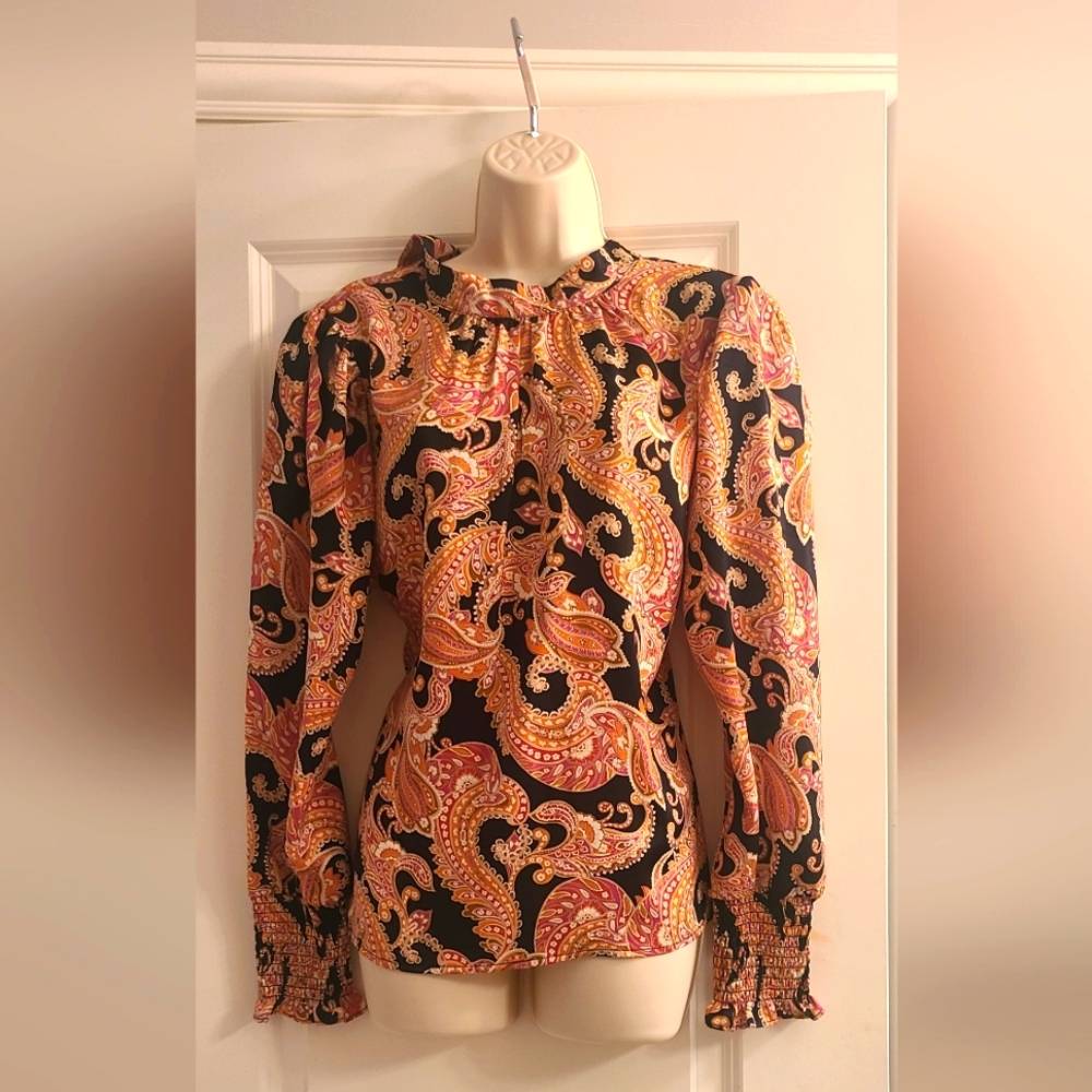 NWT Who what wear multicolored paisley Top (size Large)
